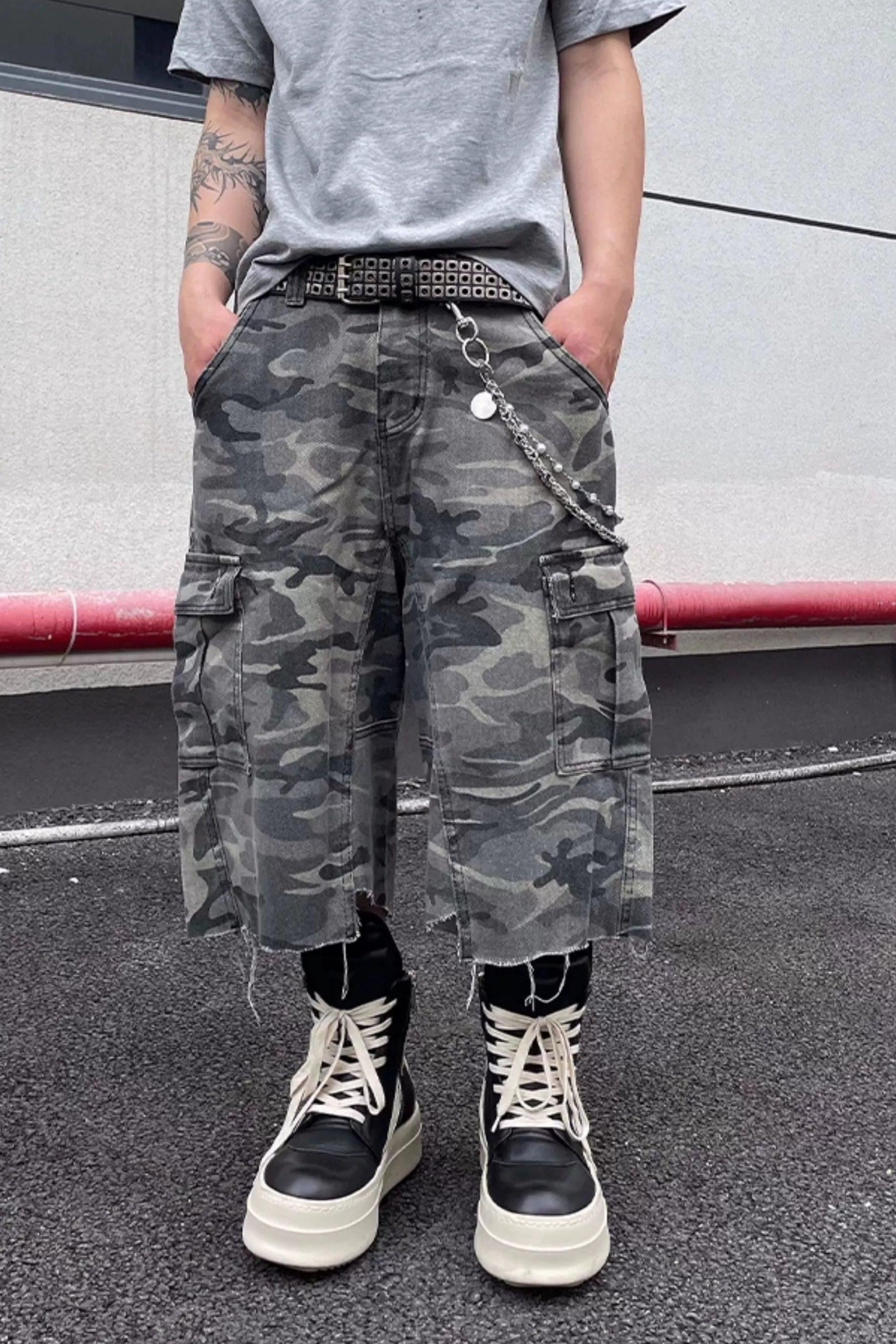 【THEAIRTOWN】Camouflage Layered Cargo Bermuda Pants ★ 06303-