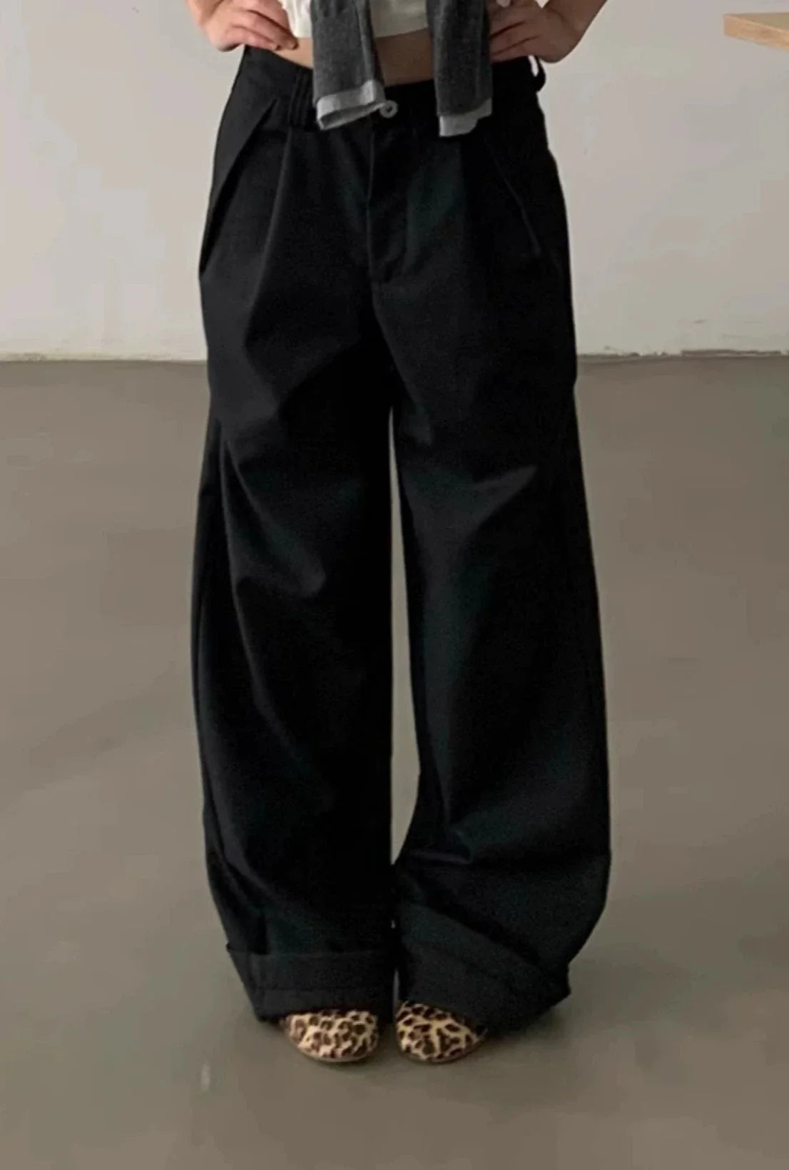 Solid Pleated Wide Trousers