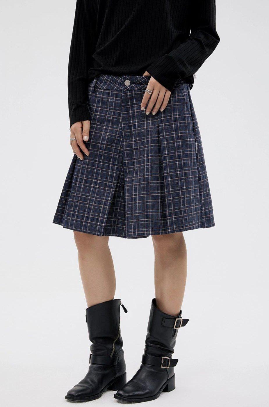 Buttoned Pleated Plaid Skirt