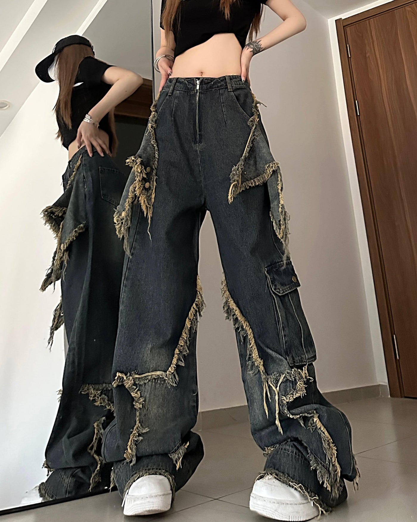 Cut Out Ripped Frayed Jeans